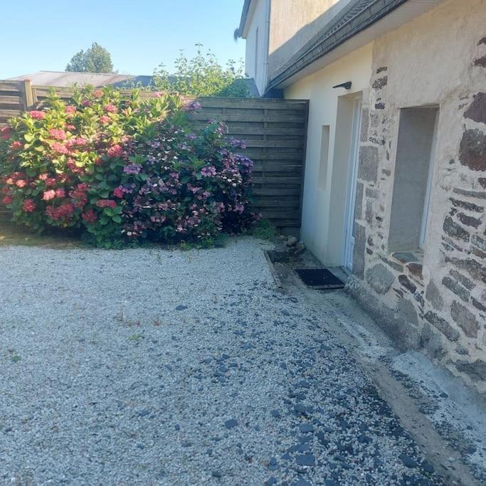 Villa Penty Typique Kercab Dans Un Ancien Moulin Plomodiern Exterior foto